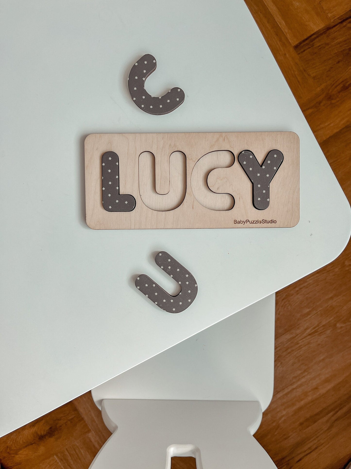 Puzzle de nom Montessori personnalisé pour bébé