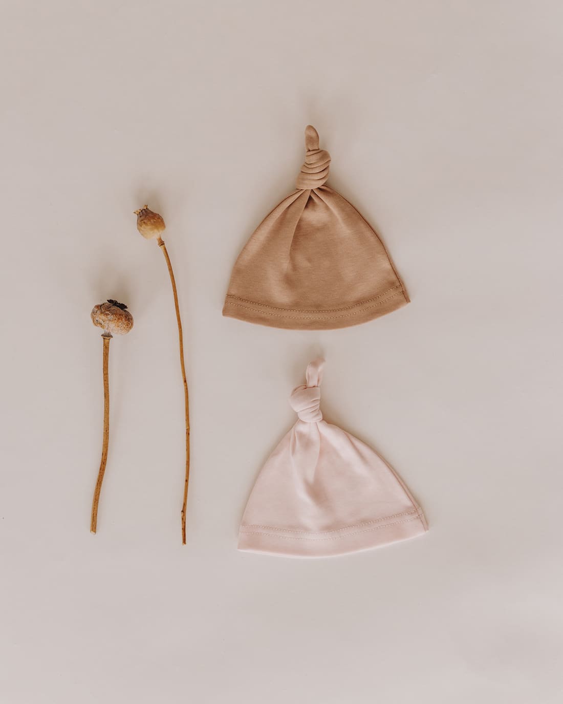 Bonnet de bébé avec nœud
