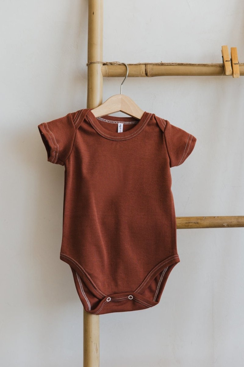 Боді дитячий однотоннийз коротким рукавом - Коричневий - Agukids