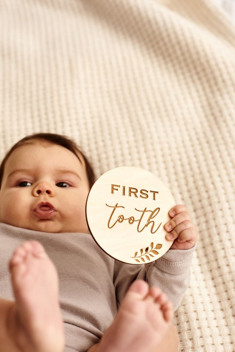 Карточка - метрика для фото "First tooth" - Agukids
