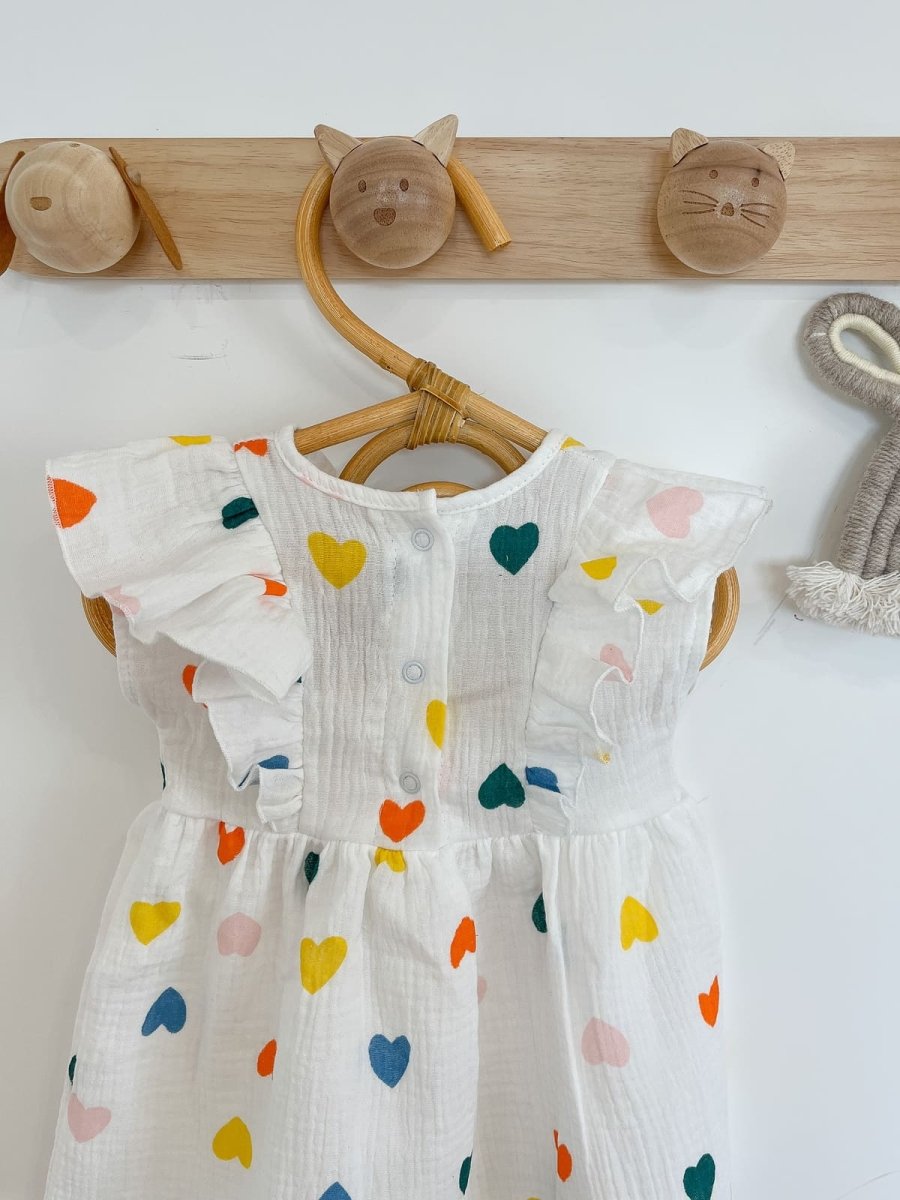 Муслінове плаття для дівчинки - Молочний з кольоровими сердечками - Agukids